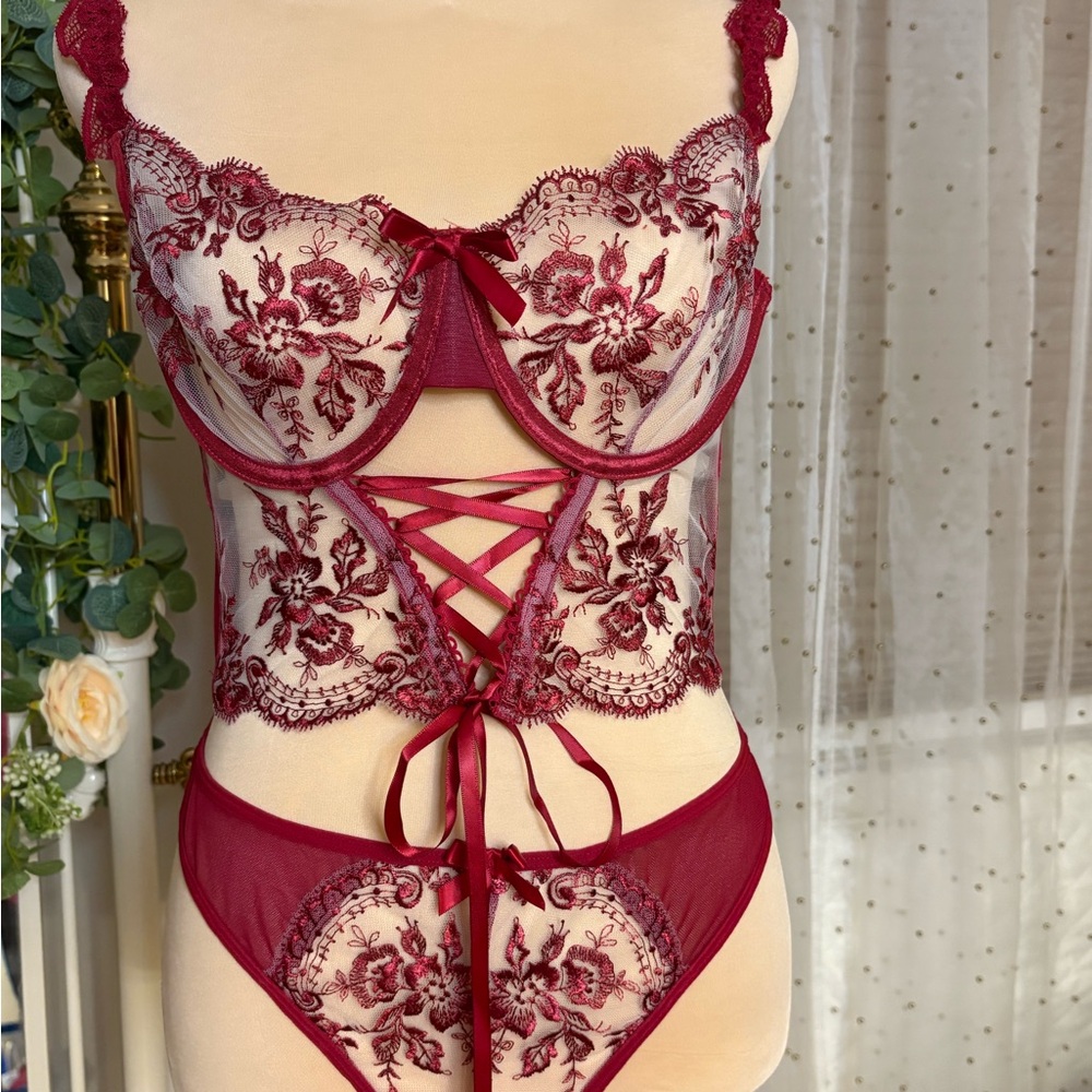 Elegant Lace Burgundy Lingerie Set